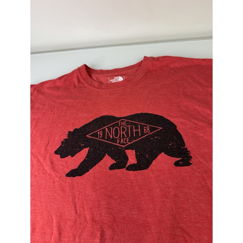 Mens The North Face Red Bear Graphic T-Shirt Size XL Classic Fit
